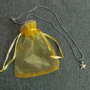 NWOT 🌞 Sun  Necklace